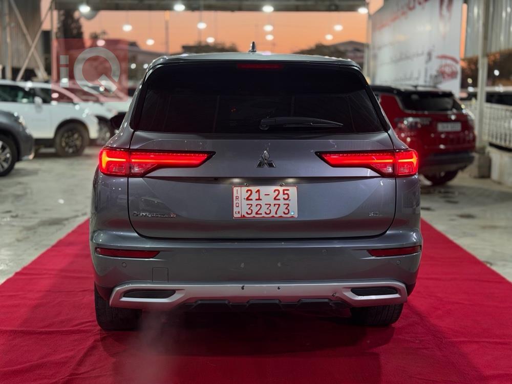 ميتسوبيشي اوتلاندر